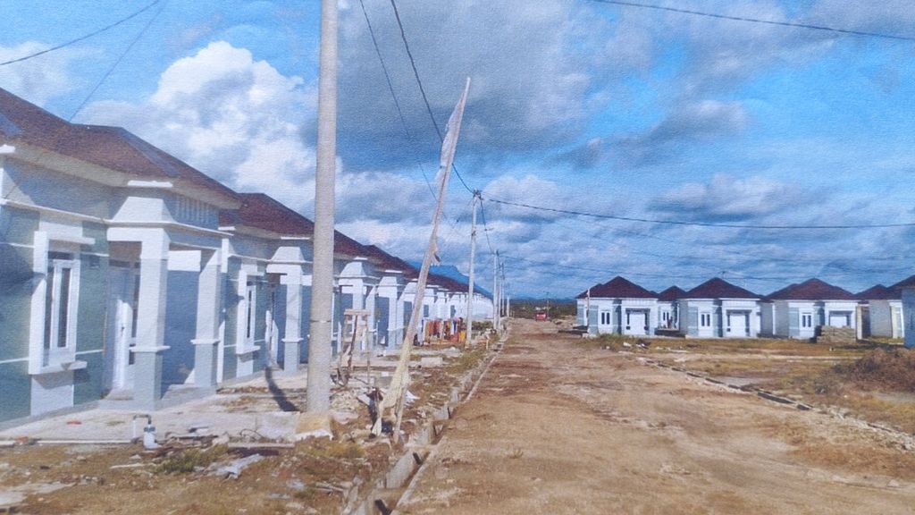foto gerbang perumahan GOLDEN TOWN HOUSE