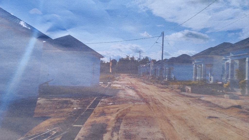 foto posisi tengah perumahan GOLDEN TOWN HOUSE