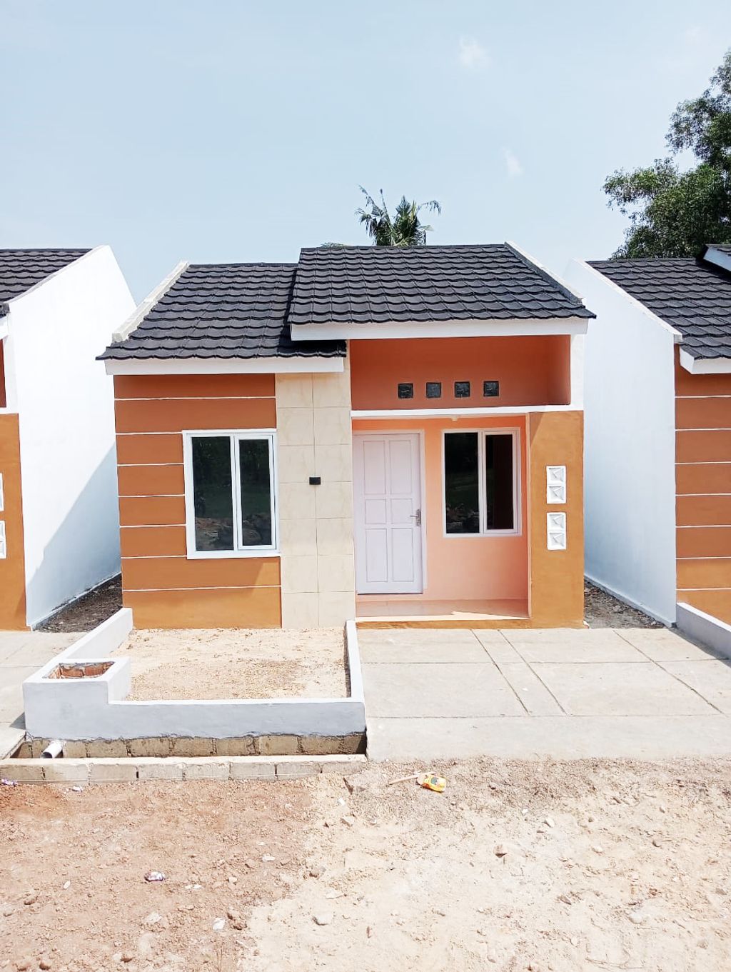 foto tampak rumah tipe 36/72 perumahan Teras Alam (Pengembangan)