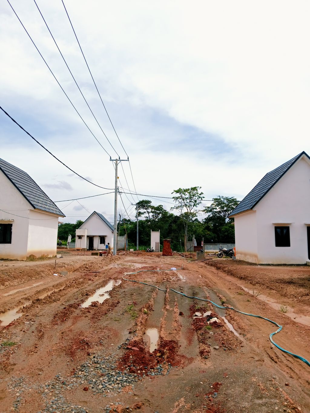 foto posisi tengah perumahan GRAHA GREEN VILLAGE 1 TAHAP 2