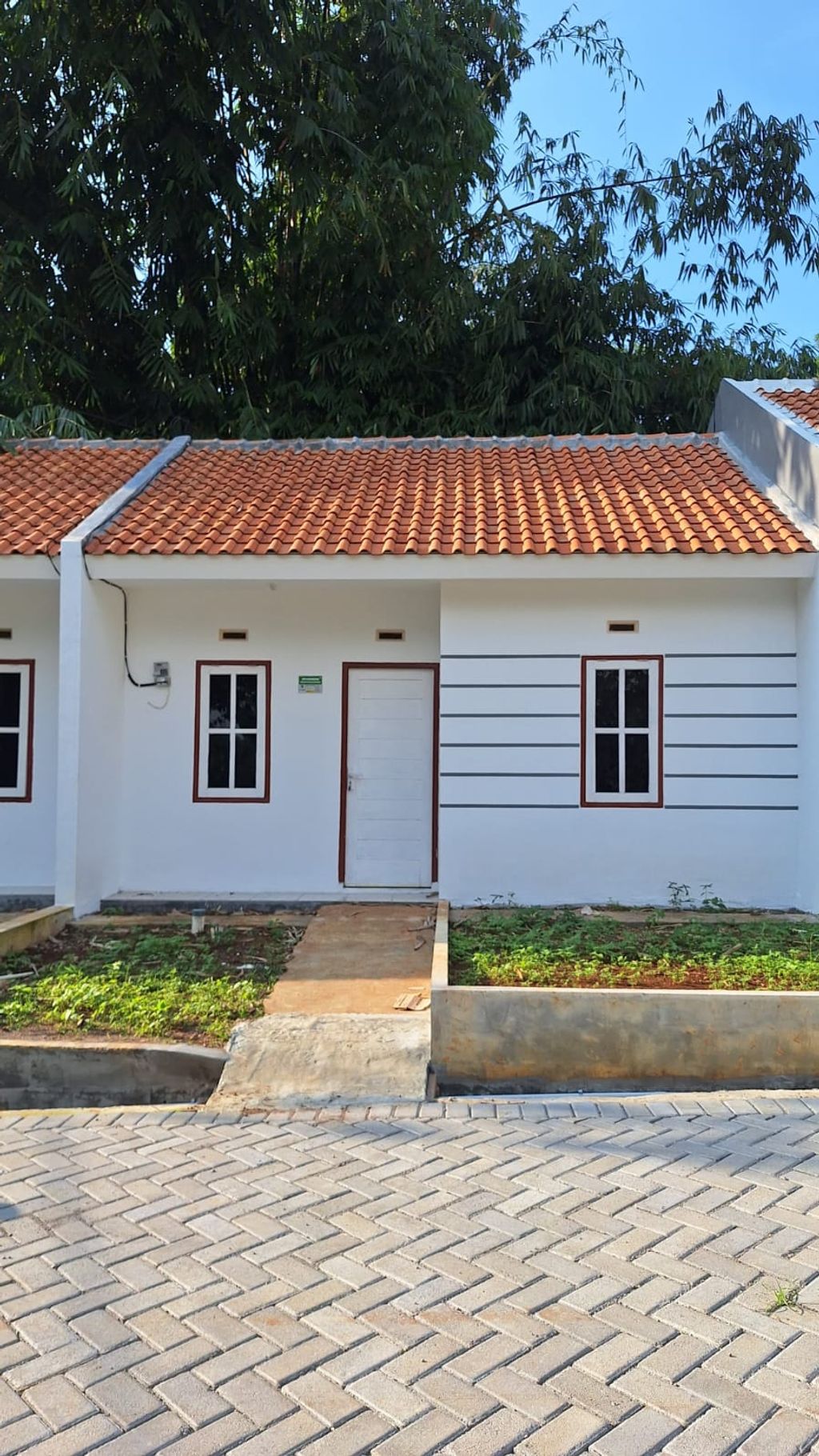 foto tampak rumah tipe 30 perumahan ASTANA GRAHA KENDAL