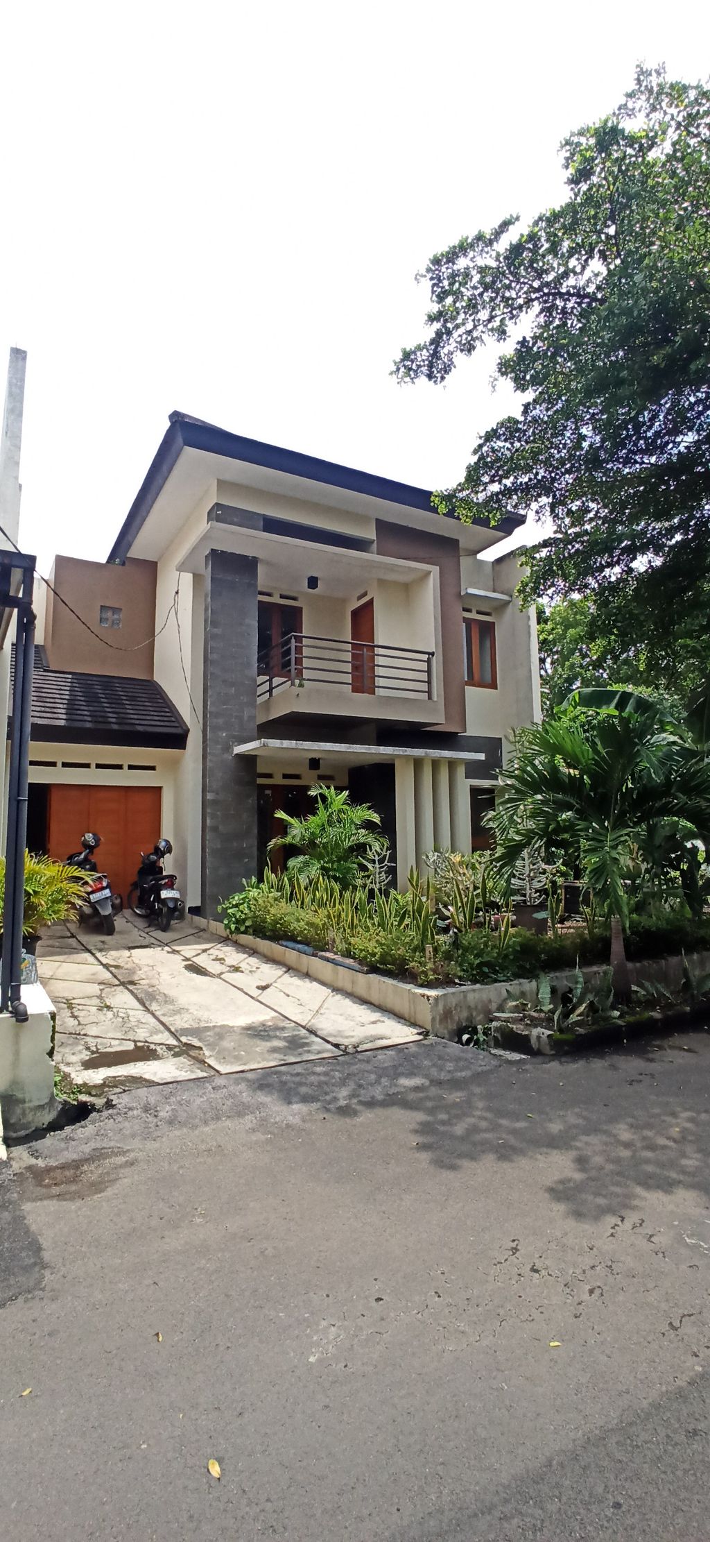 foto posisi tengah perumahan De green grande residence