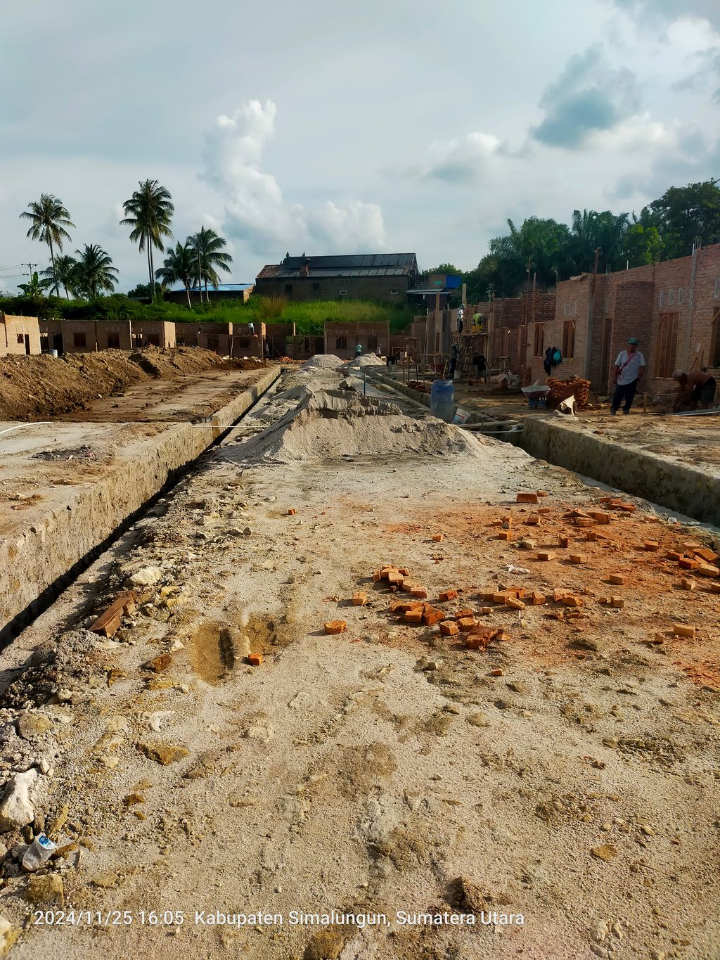 foto posisi tengah perumahan DIMENSI RESIDENCE NUSA INDAH