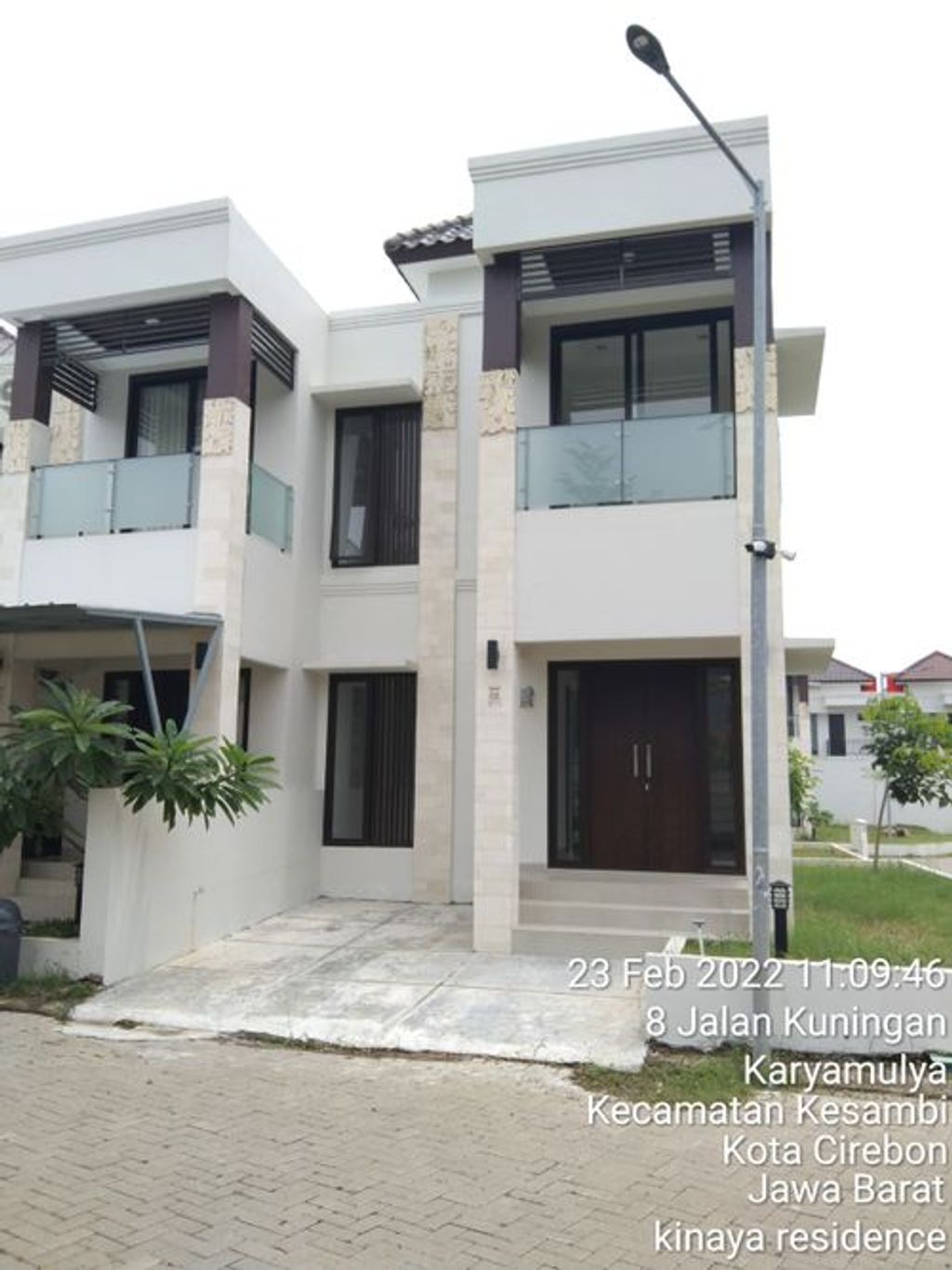 foto tampak rumah tipe 72 / 178 KAV 62 PI perumahan KINAYA RESIDENCE