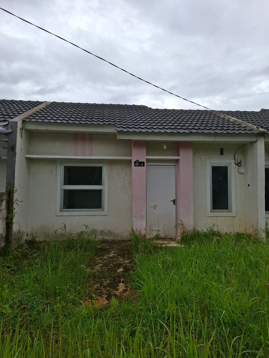 foto contoh rumah perumahan Grande Mulia Mekarwangi