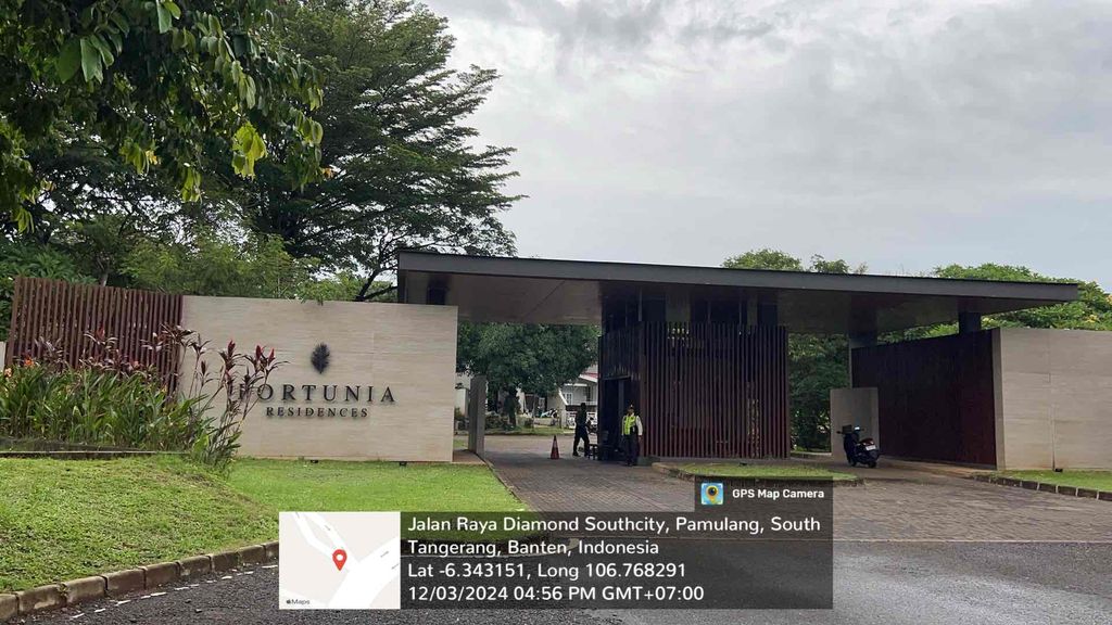 foto gerbang perumahan Fortunia Cove