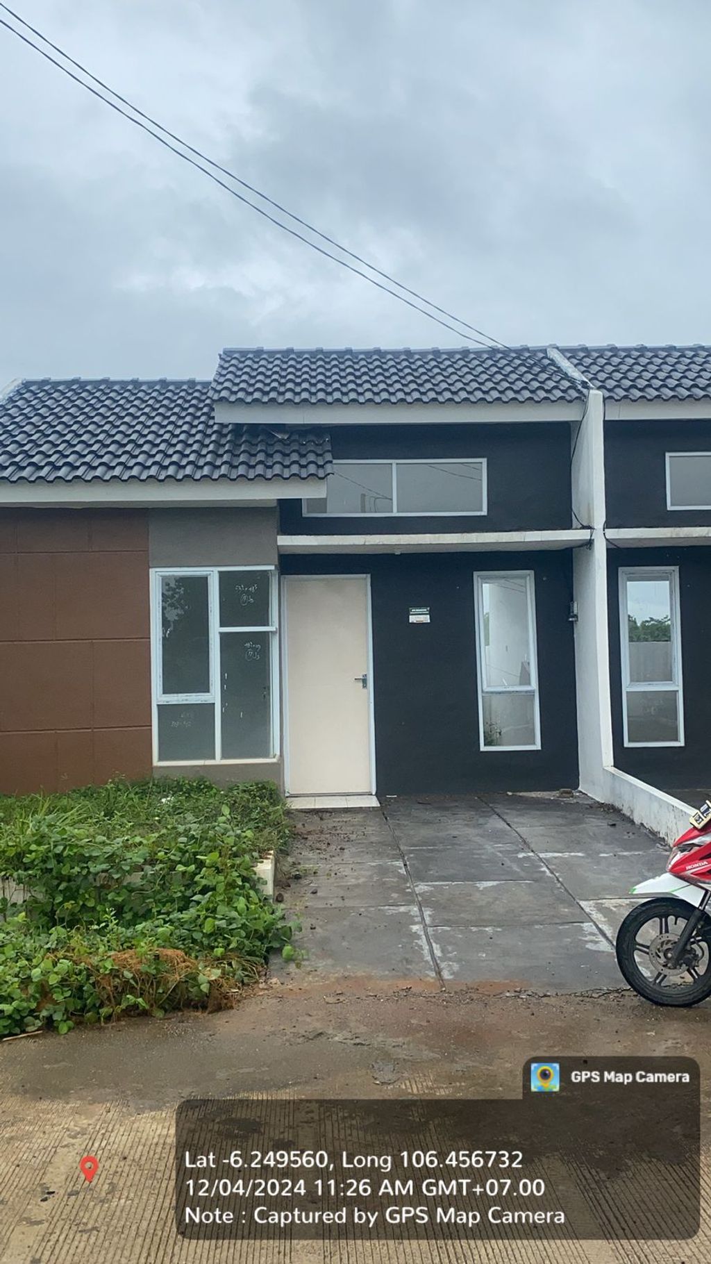 foto tampak rumah tipe 30/65 Komersil perumahan PURI HARMONI TIGARAKSA