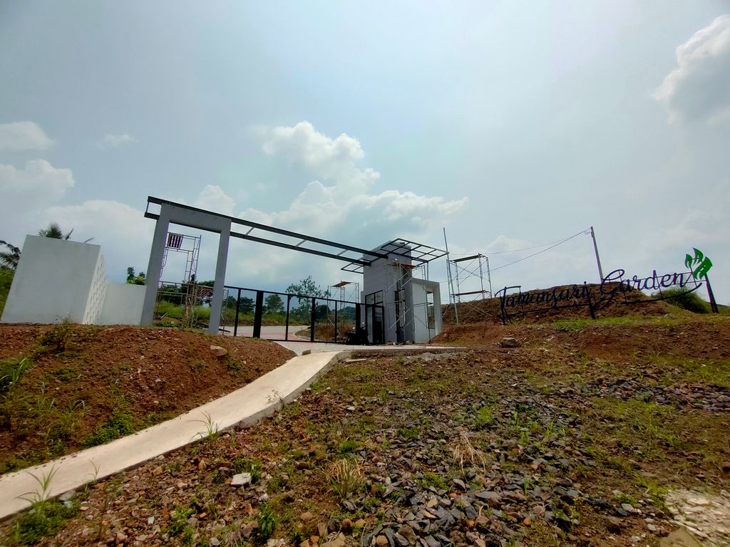 foto gerbang perumahan Perumahan Tamansari Garden