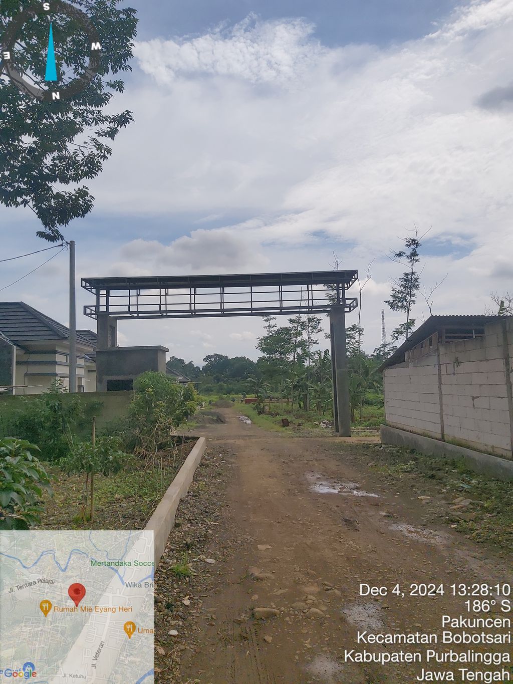 foto gerbang perumahan GRIYA AYANA WIRASANA