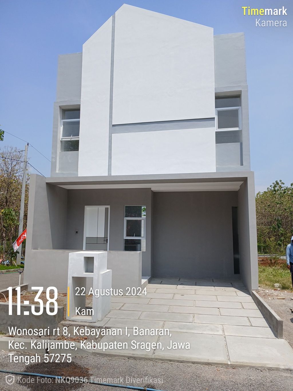 foto tampak rumah tipe 90 perumahan STARCITY