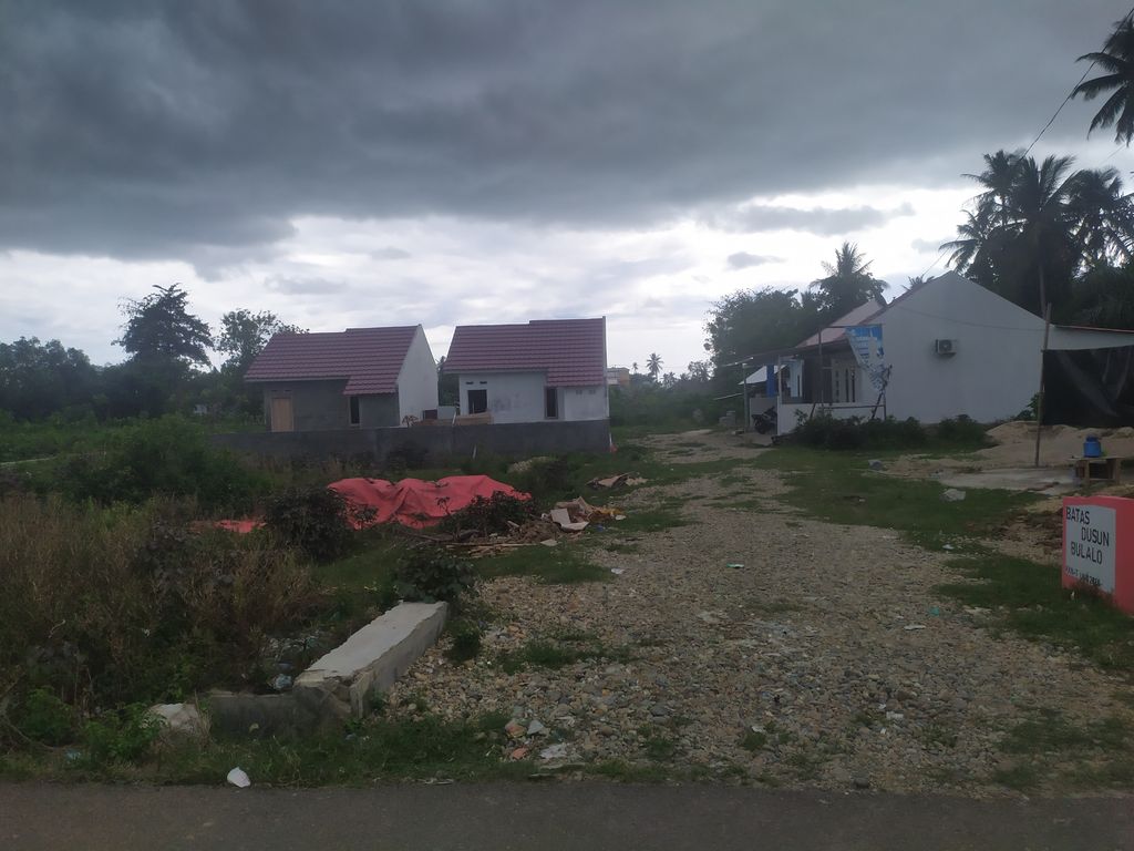 foto gerbang perumahan Anggrek Residence