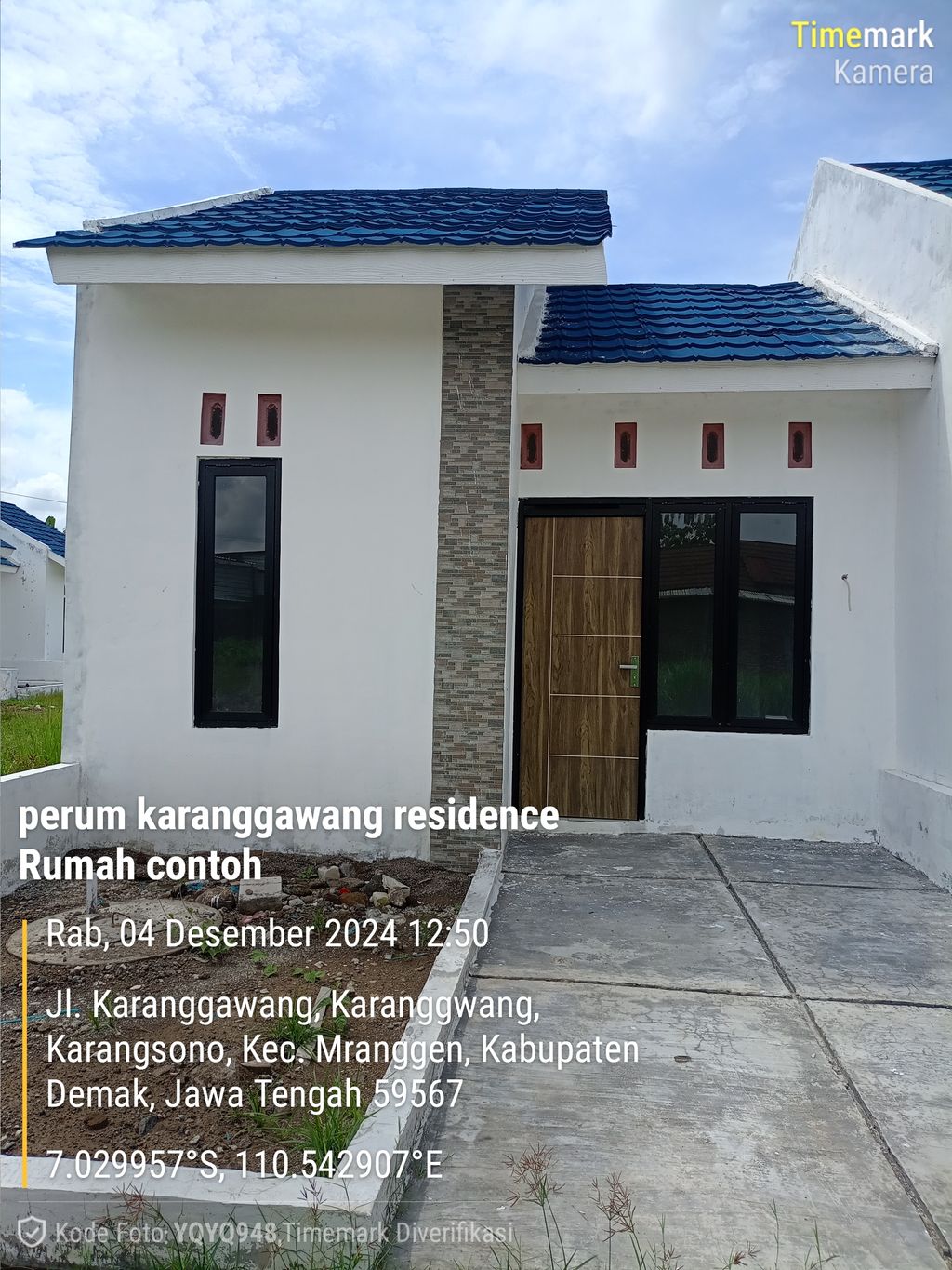 foto tampak rumah tipe Karang Gawang Residence perumahan Karang Gawang Residence