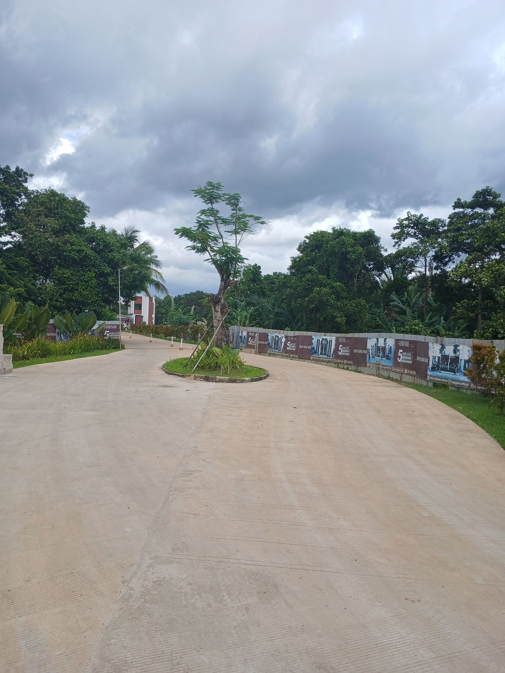 foto posisi tengah perumahan Cluster Agung Indah 2