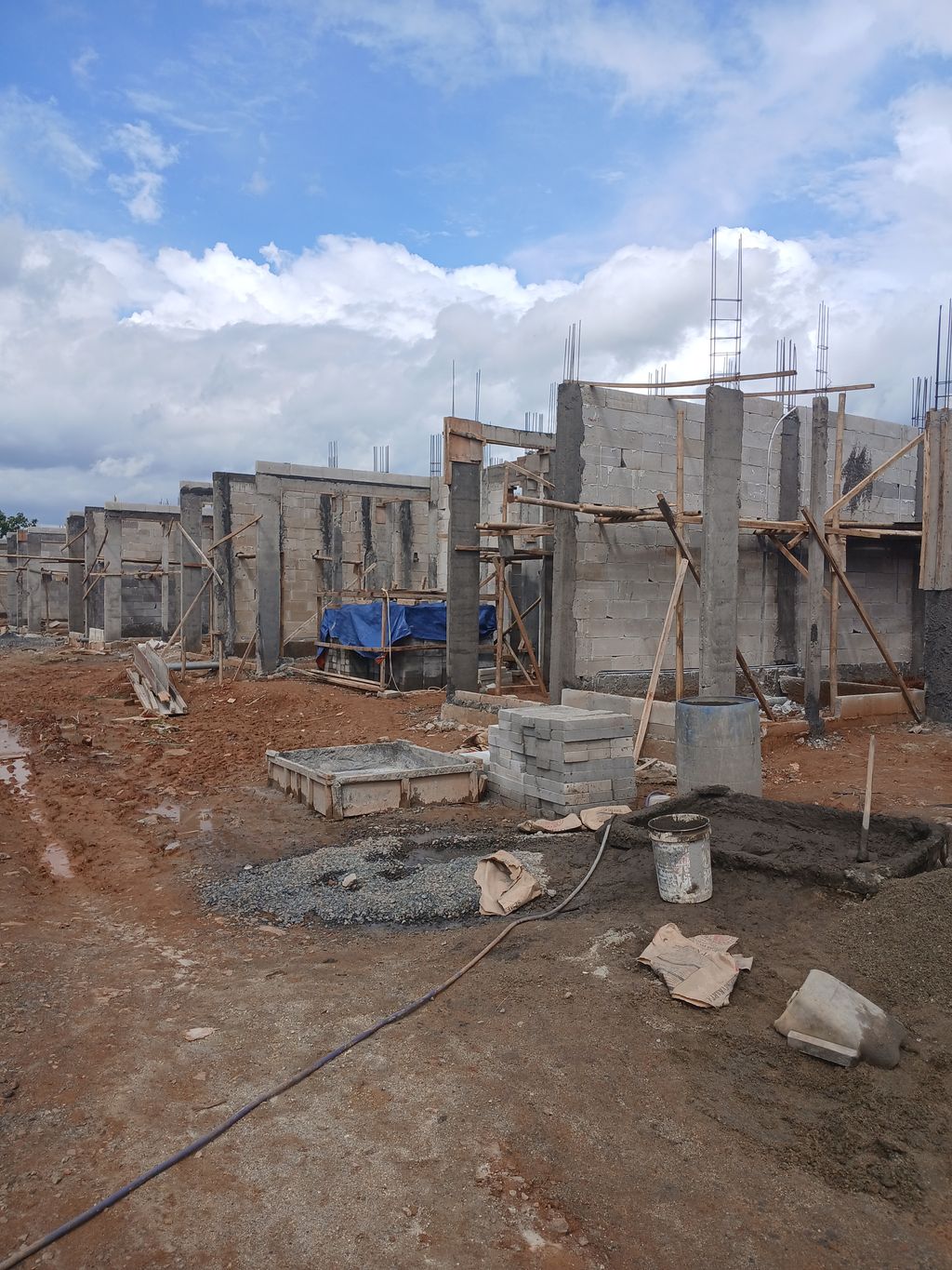 foto contoh rumah perumahan Cluster Agung Indah 2