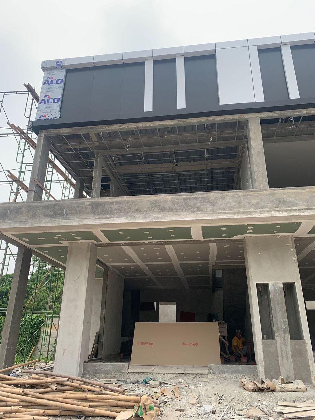 foto tampak rumah tipe 5 VAR (2LT) perumahan RUKO SERPONG AVENUE