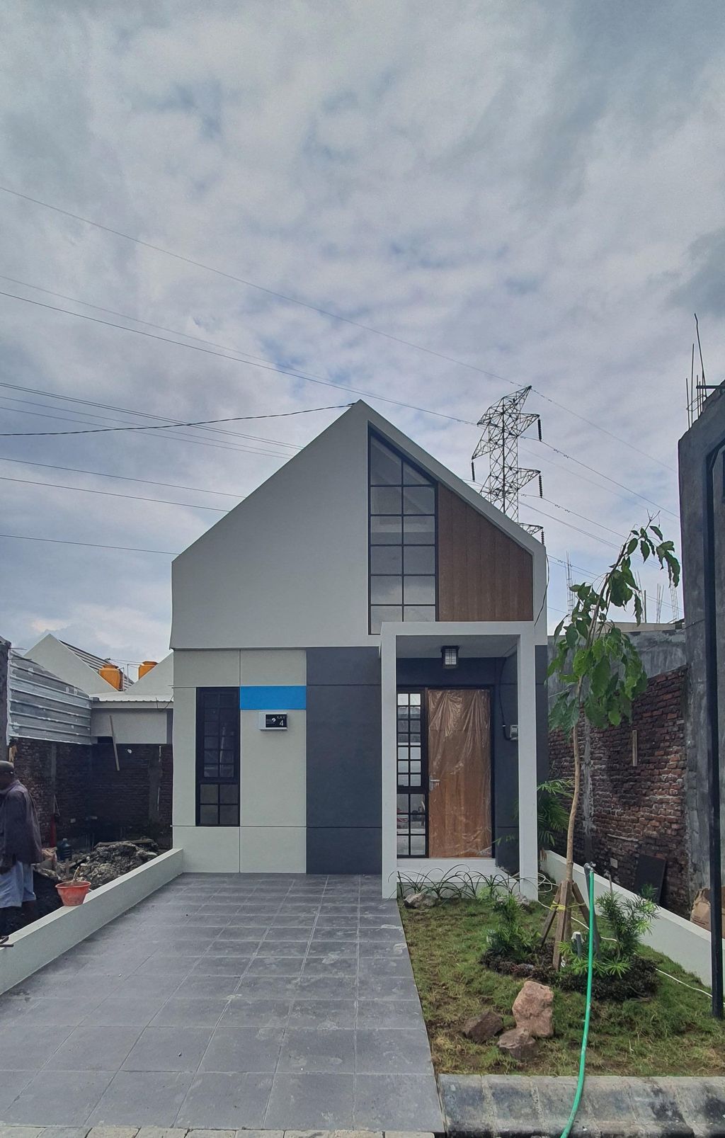 foto tampak rumah tipe Osaka 2 kav 4 perumahan GRHA TAMAN PELANGI 2 CLUSTER OSAKA 2