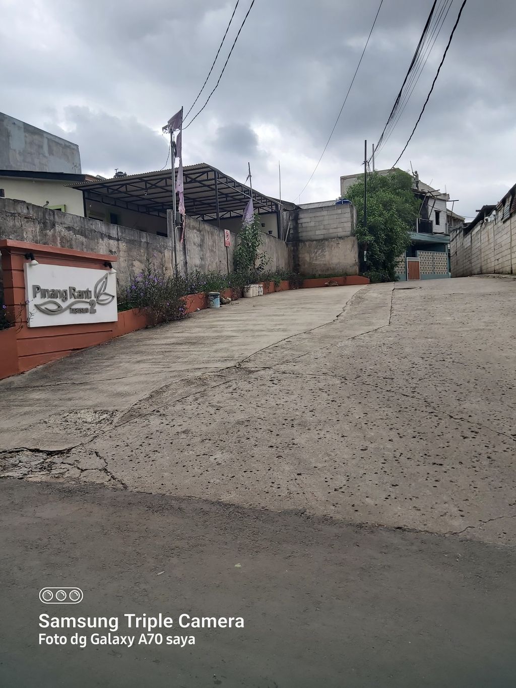foto gerbang perumahan Pinangranti Mansion 2