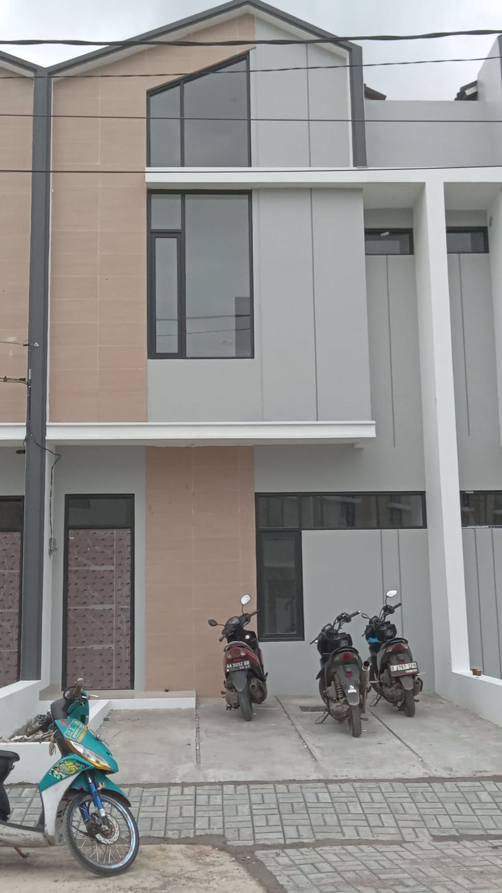 foto tampak rumah tipe 50 Compact (3 Kamar) High Ceiling(493) perumahan G-Land Katapang Residence 1