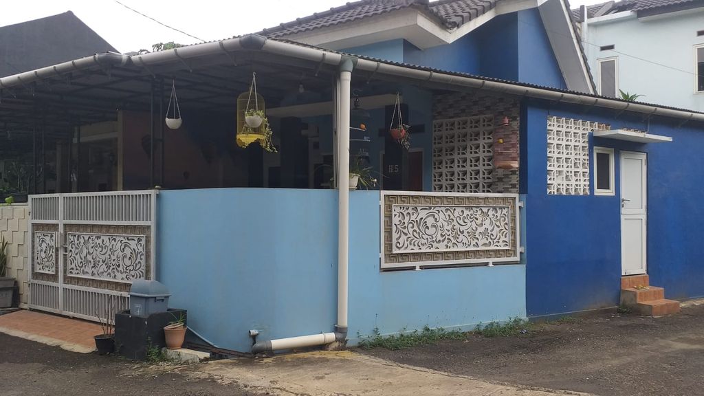 foto tampak rumah tipe 36/92 perumahan BUMI CIMANGGIS INDAH 2