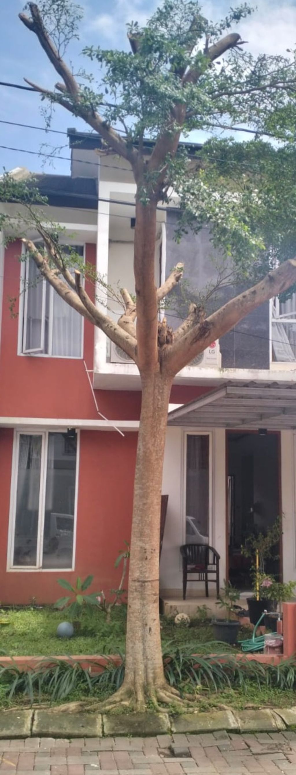 foto tampak rumah tipe 417/100 perumahan GRAND PANCA ARGA