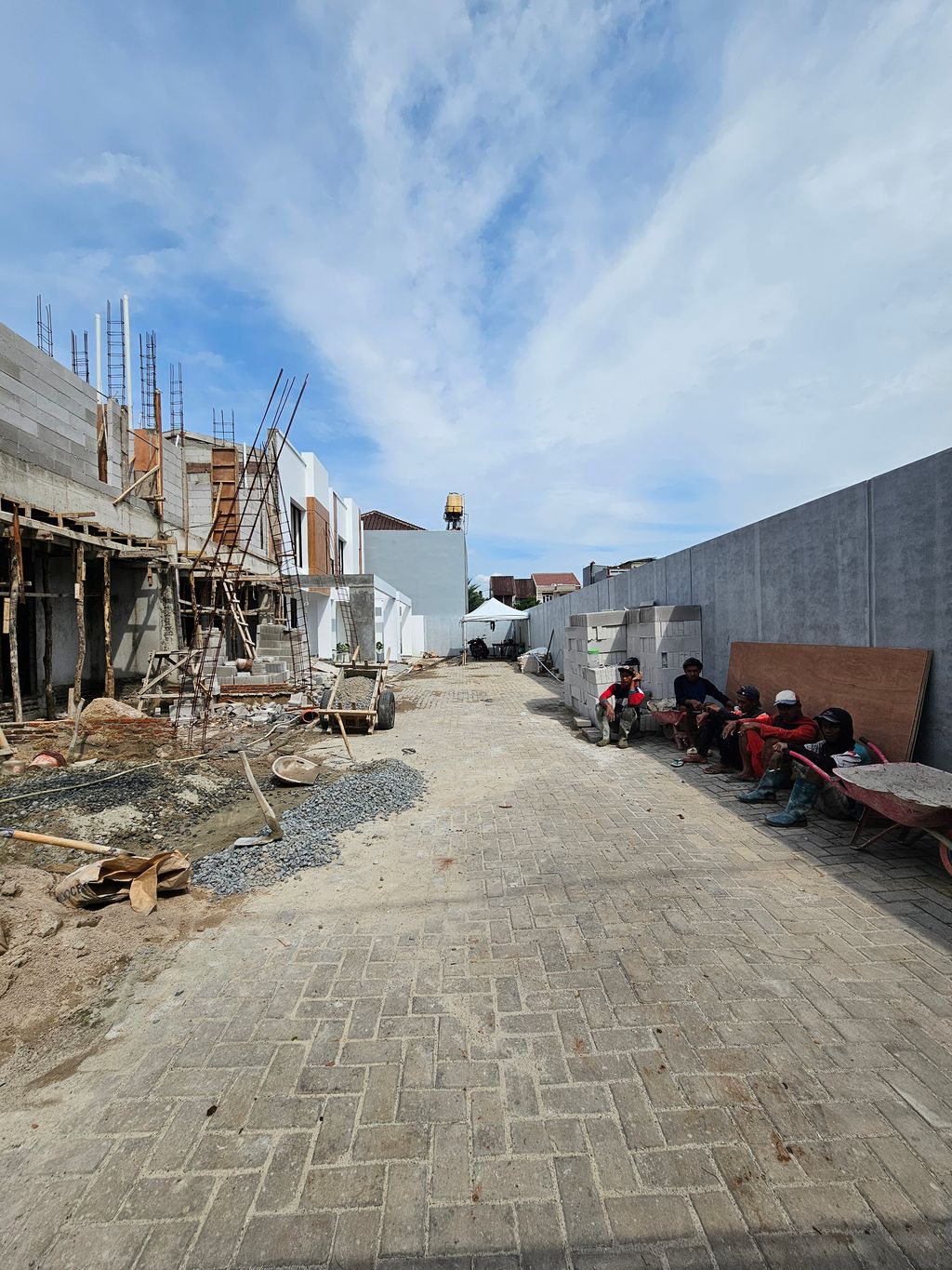 foto posisi tengah perumahan KAYU MANIS SOMERSET