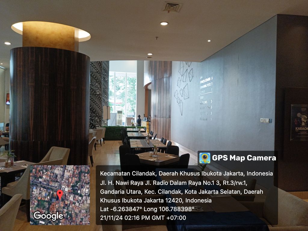 foto posisi tengah perumahan The Bellevue Suites
