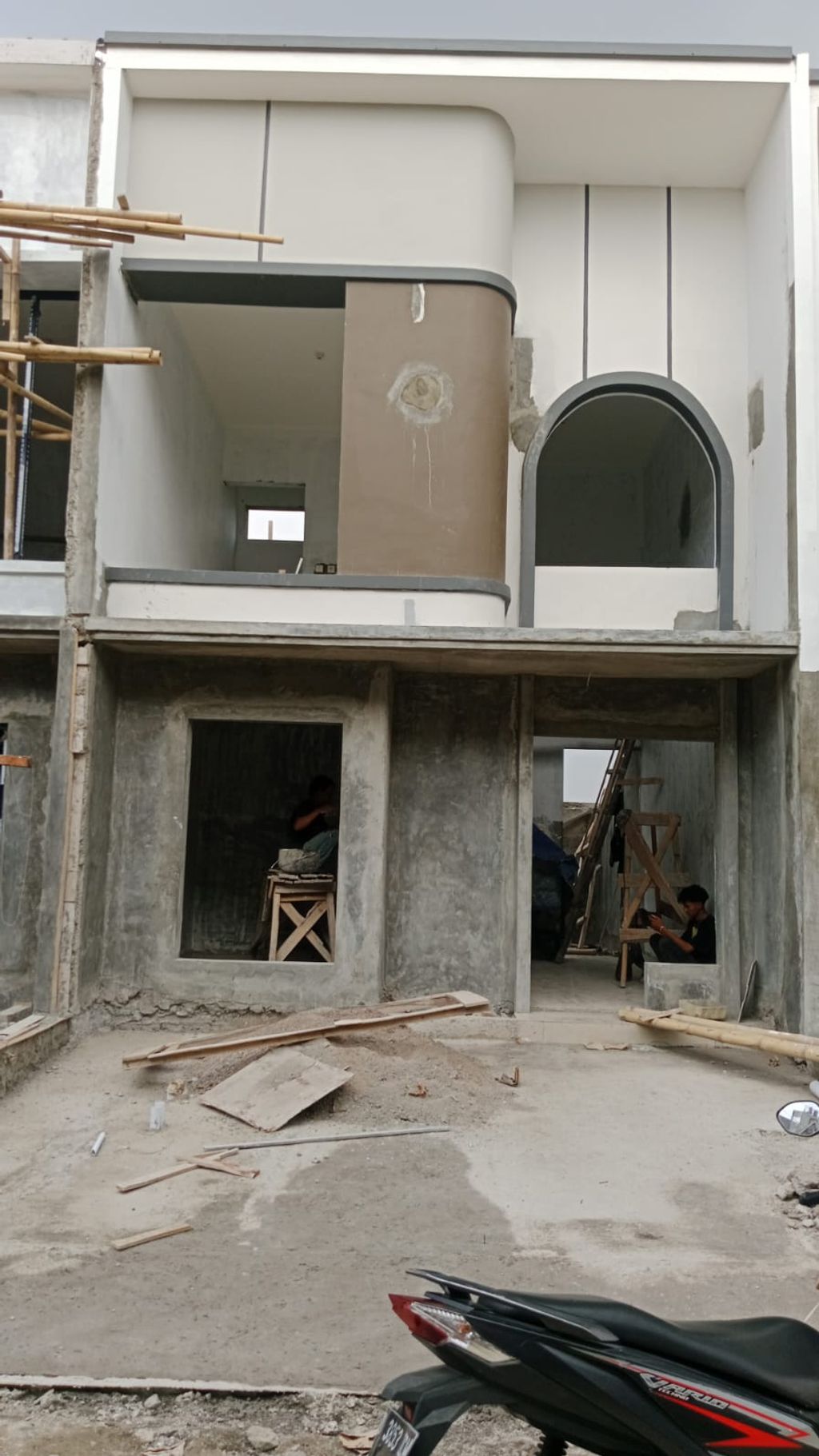 foto tampak rumah tipe 36 Mezanin Modern(439) perumahan Cluster Beverly
