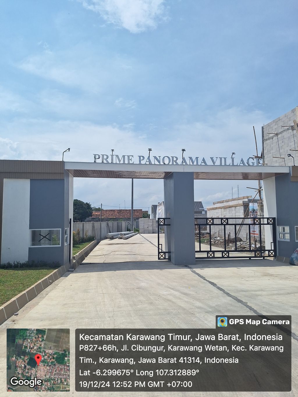 foto gerbang perumahan Prime Panorama Village