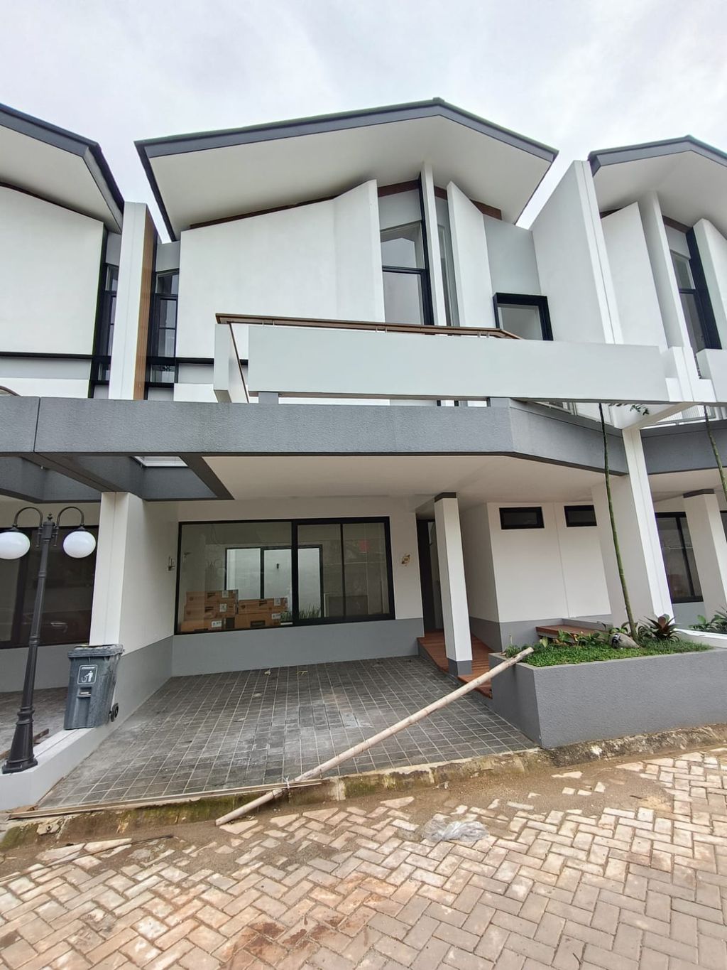 foto tampak rumah tipe 22 perumahan Hummingbird House