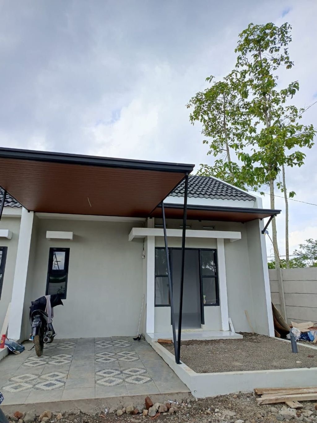 foto tampak rumah tipe 36 perumahan BHUMI ASKARA TAMANSARI