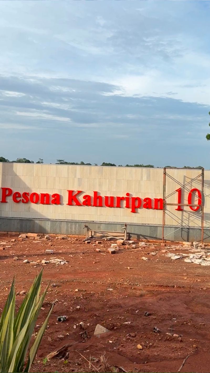 foto gerbang perumahan PESONA KAHURIPAN 10