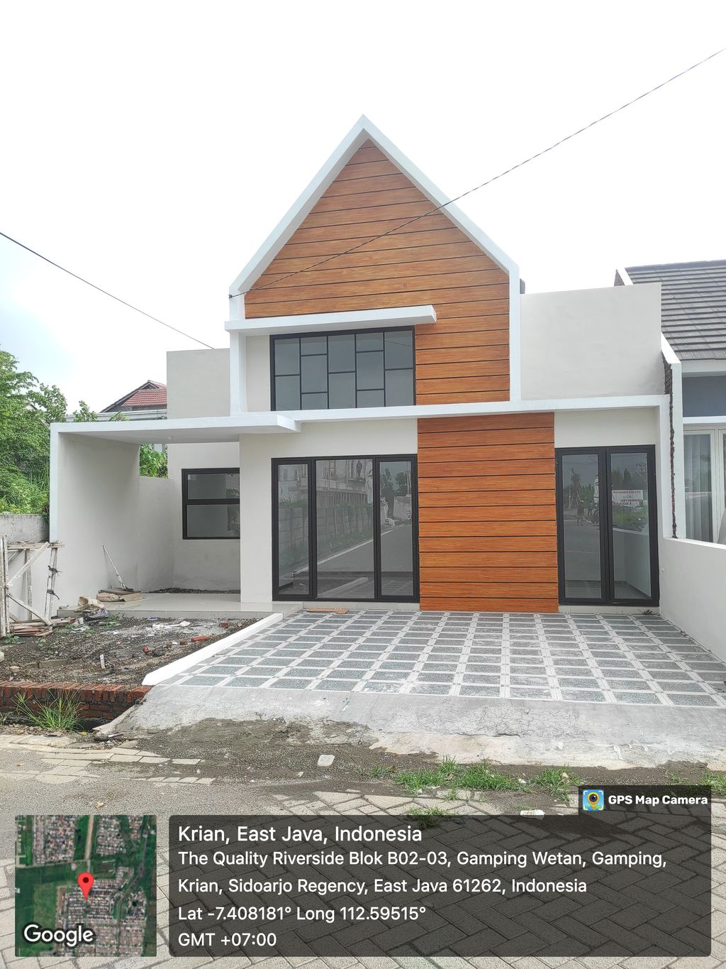 foto tampak rumah tipe Neo Gladiol perumahan The Quality Riverside