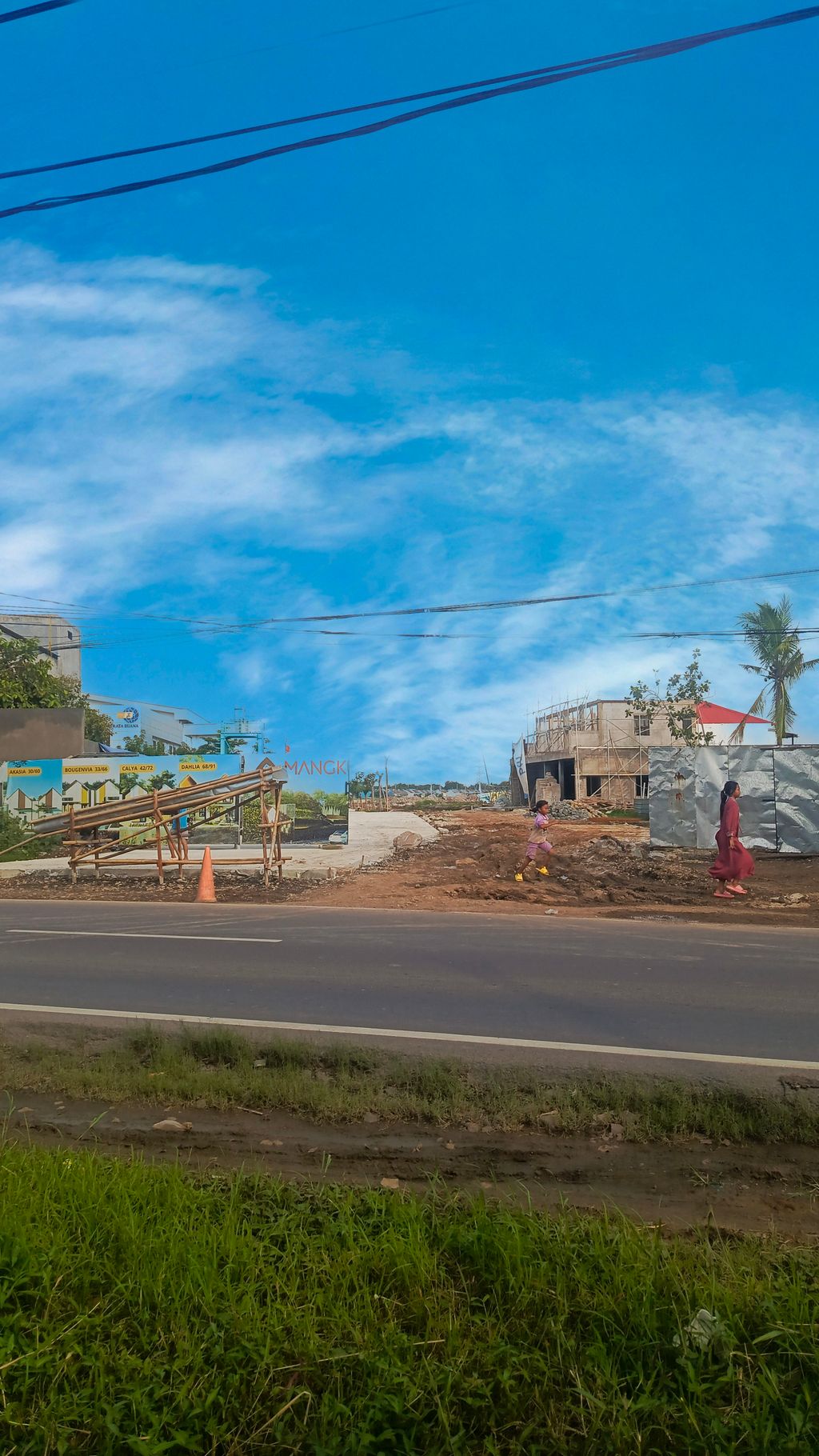 foto gerbang perumahan Mangkualam Karawang