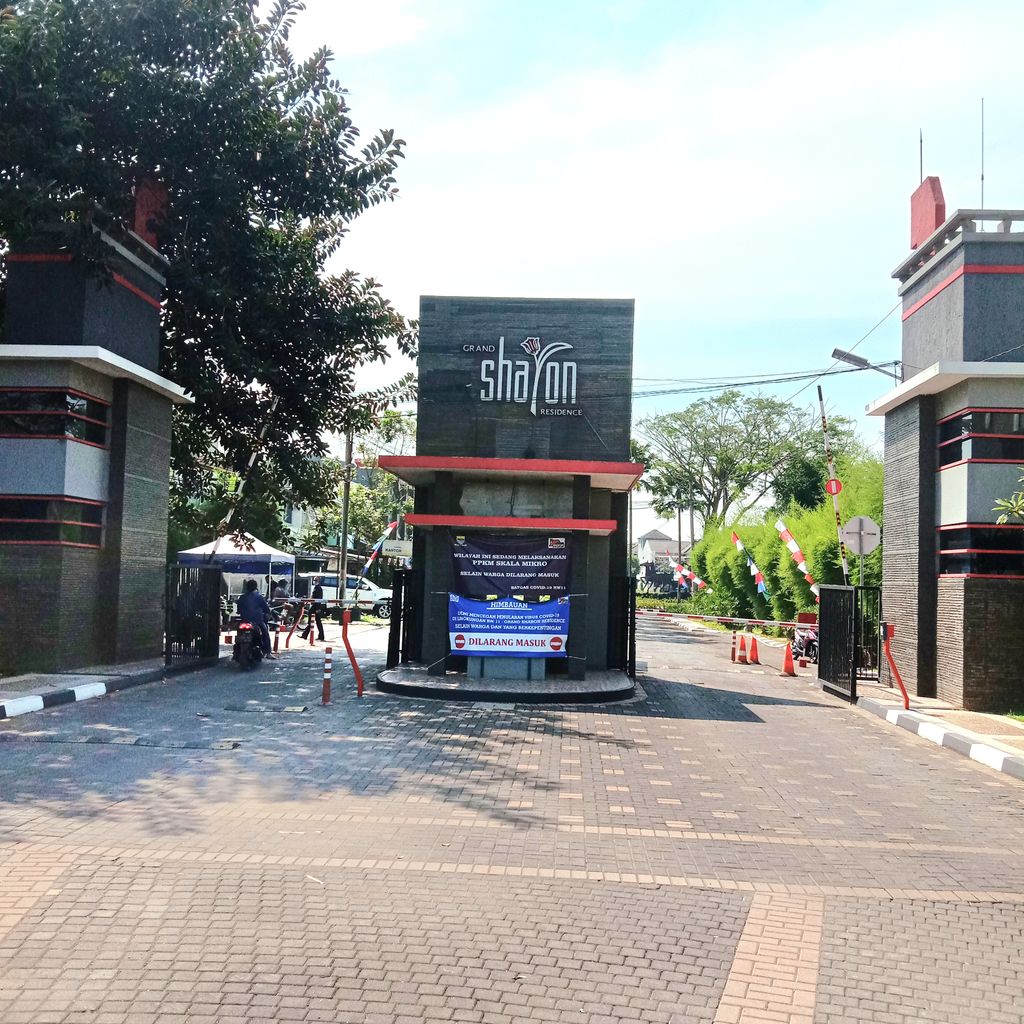 foto gerbang perumahan GRAND SHARON RESIDENCE TAHAP 3 REV