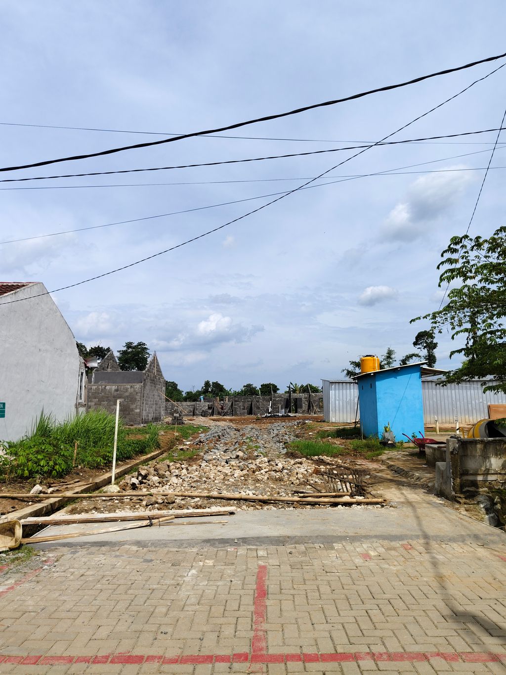 foto gerbang perumahan Mahkota Estate Cibunar