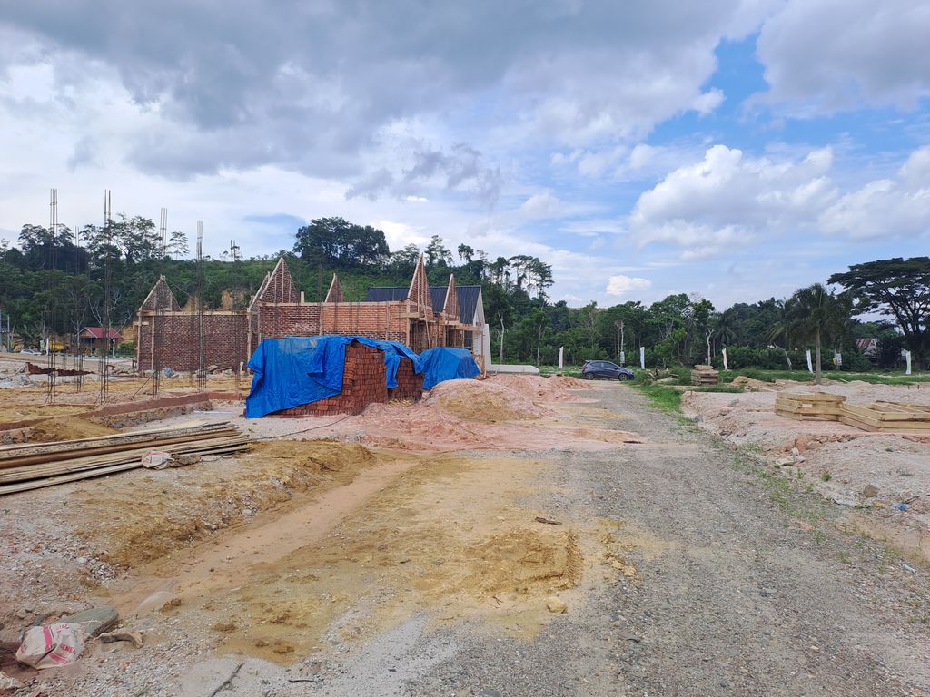 foto posisi tengah perumahan VILLA MADINA LAND