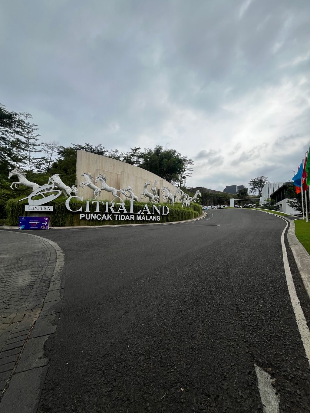 foto gerbang perumahan CITRALAND PUNCAK TIDAR MALANG TAHAP II