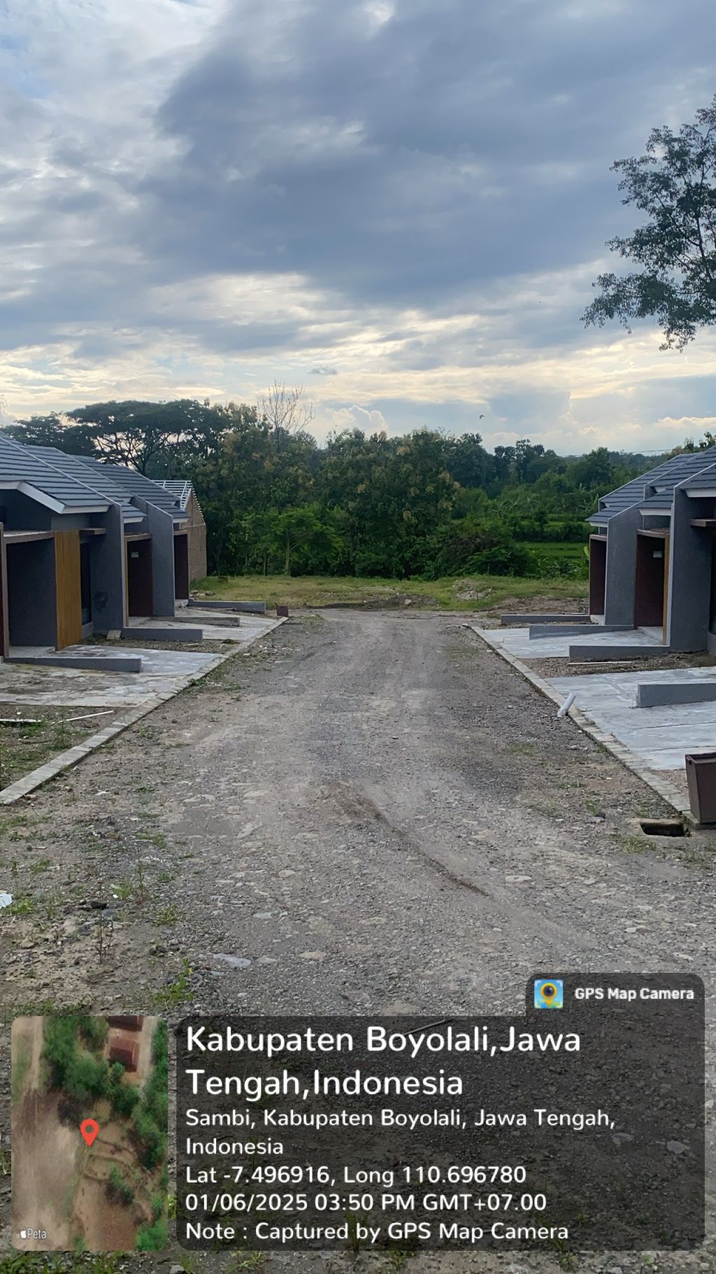 foto posisi tengah perumahan GRIYA RIVERA HILLS TAHAP 1
