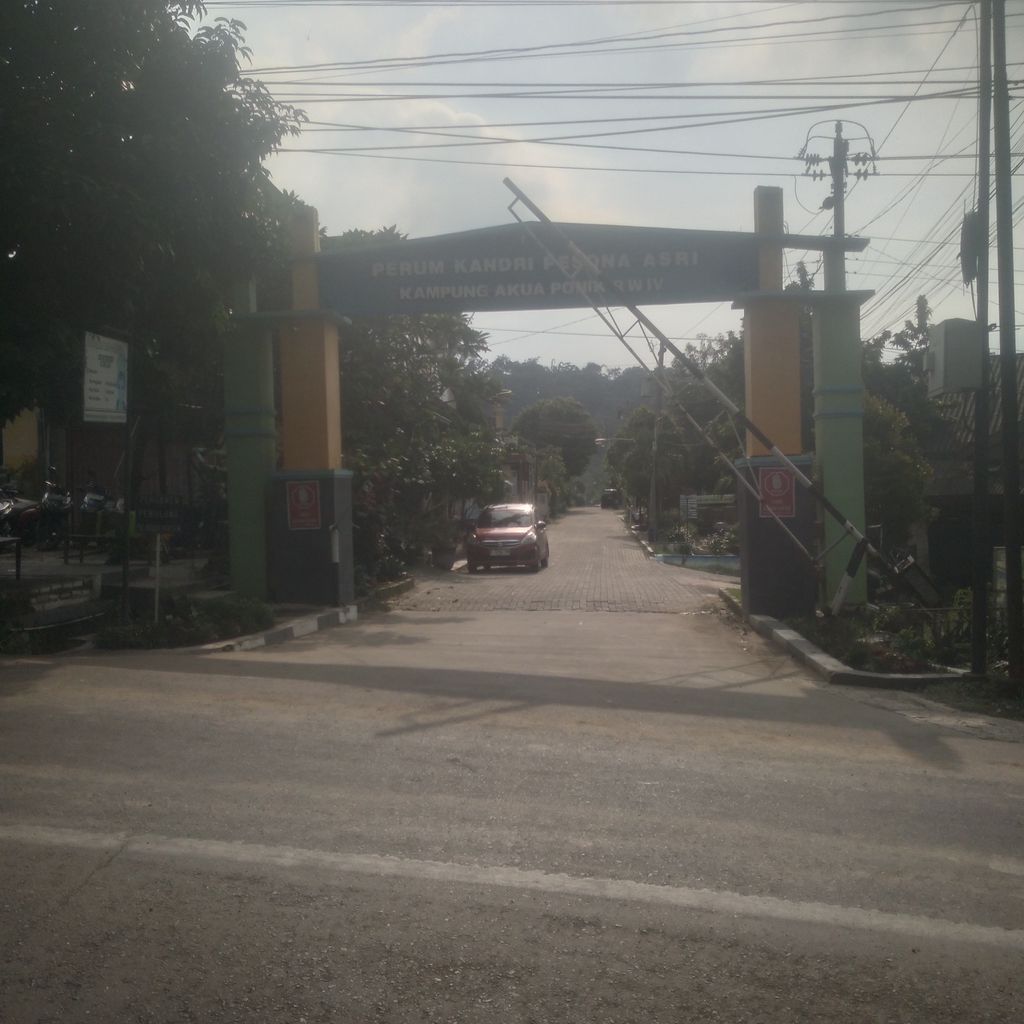 foto gerbang perumahan KANDRI PESONA ASRI