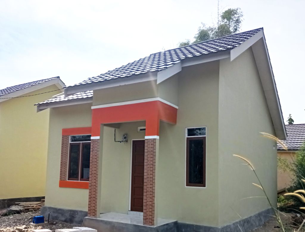 foto tampak rumah tipe GRANDE perumahan KOMPLEK GRAHAKARYA BAKUNCI