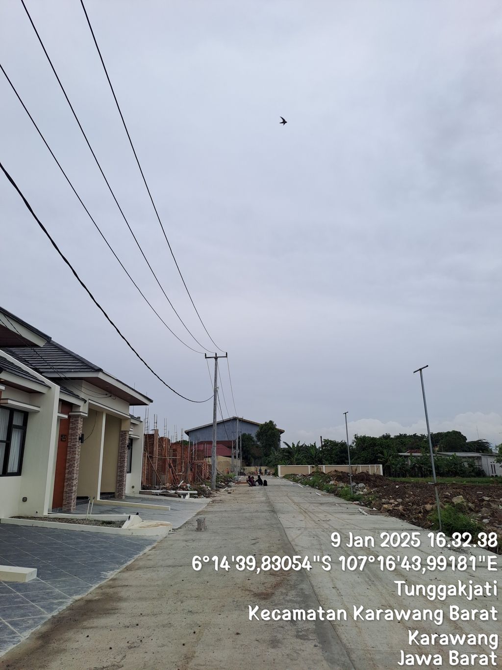 foto posisi tengah perumahan Megaland estate