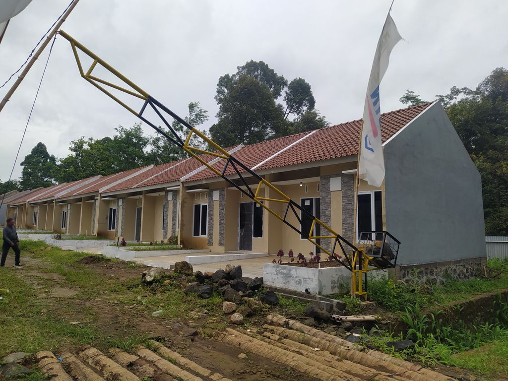 foto gerbang perumahan SEMESTA REGENCY NGABEAN
