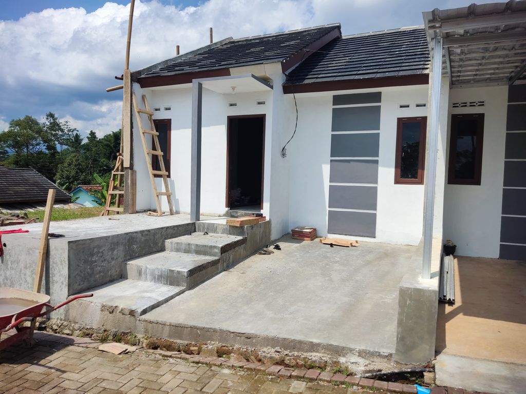 foto tampak rumah tipe 36/72 perumahan Dayeuh luhur residence 