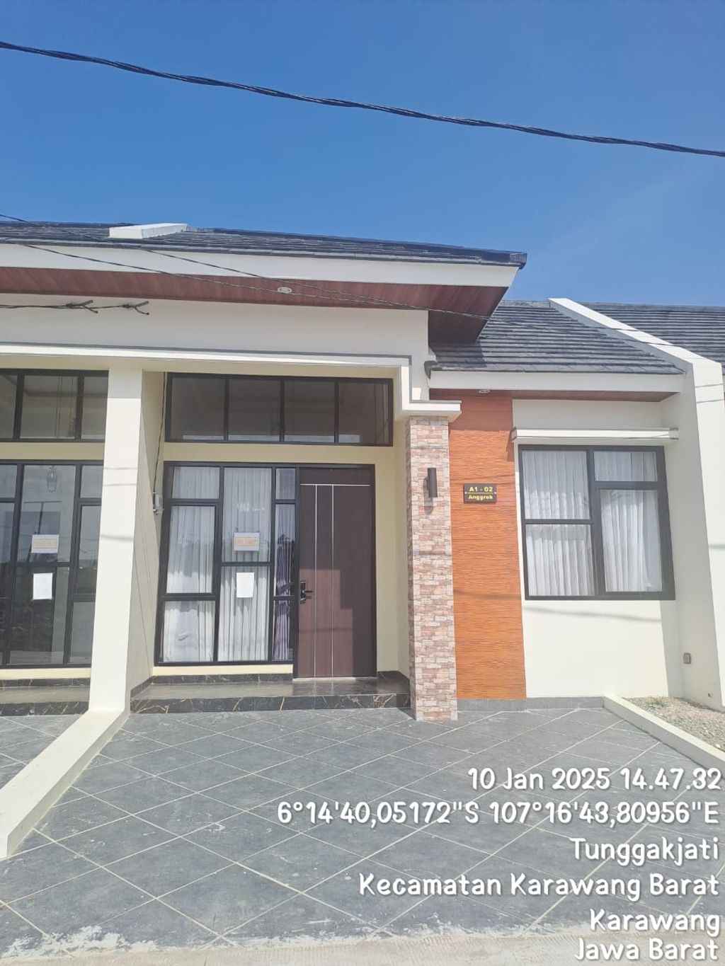 foto tampak rumah tipe Superior perumahan Megaland estate