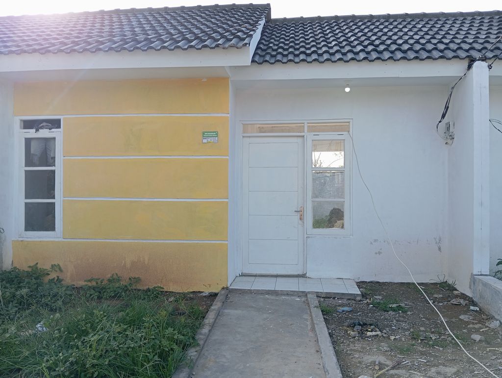 foto tampak rumah tipe 30/108 perumahan Graha Cipta 5