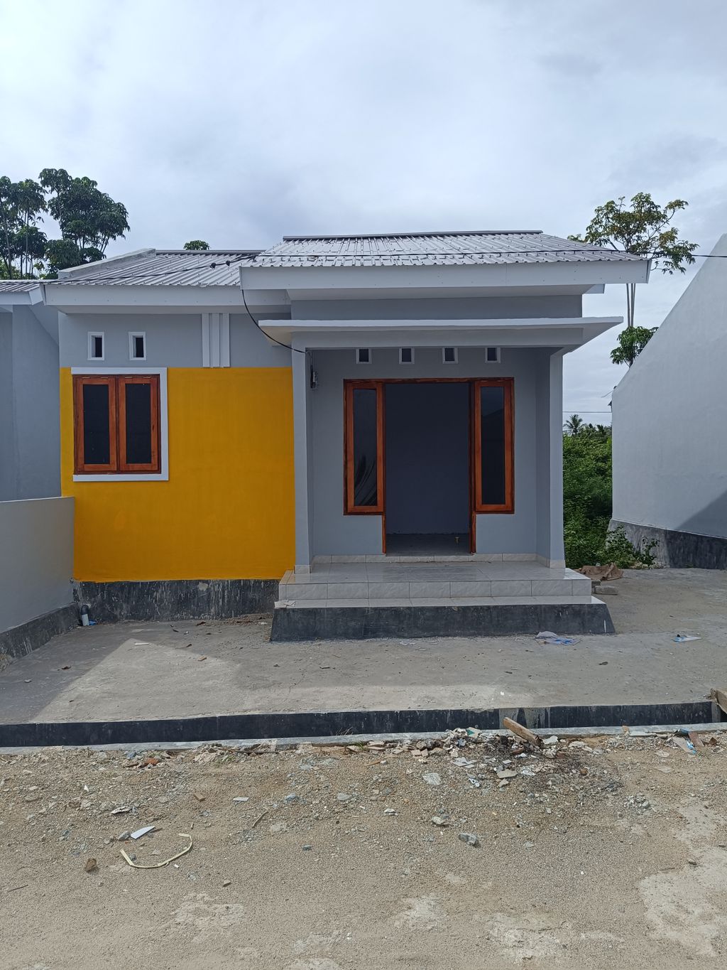 foto contoh rumah perumahan PERUMAHAN BUMI FARINASA HUTUO III