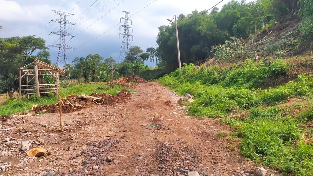 foto posisi tengah perumahan Taman Bukit Alam
