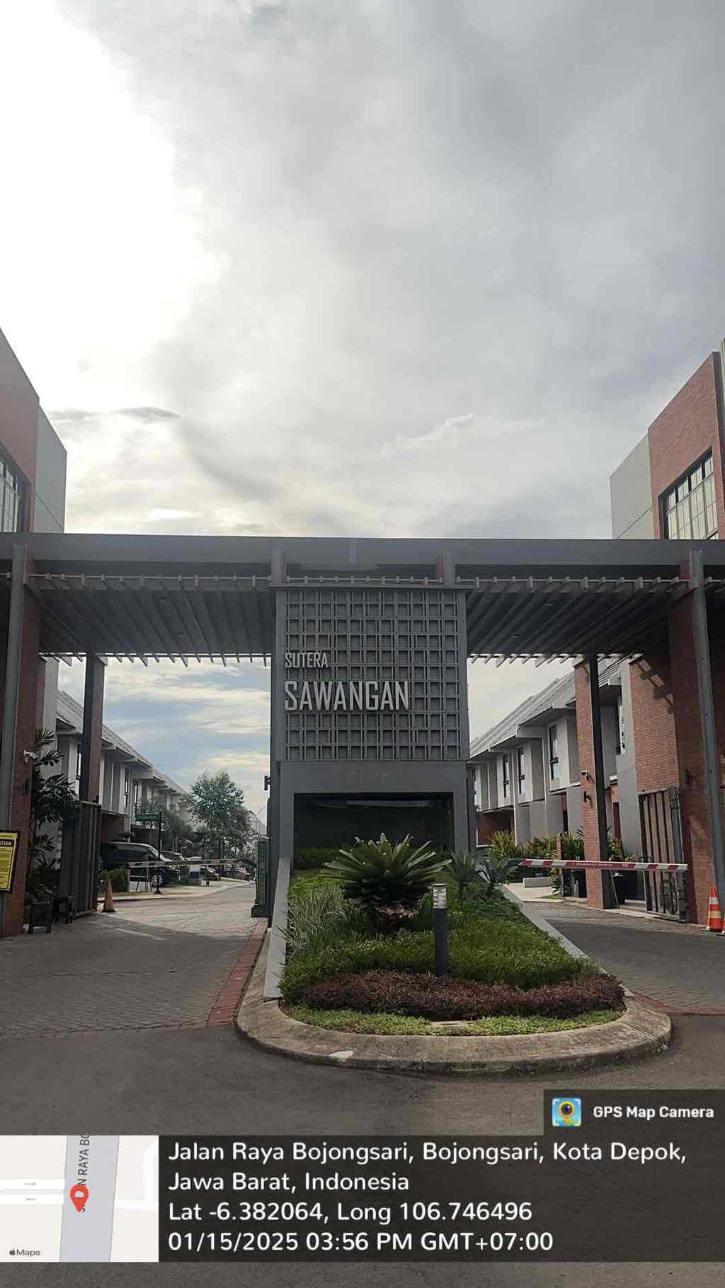 foto gerbang perumahan SUTERA SAWANGAN