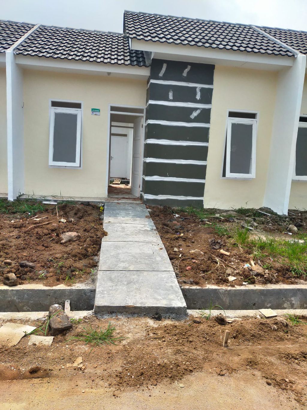 foto tampak rumah tipe 27 Subsidi perumahan GRIYA SUTERA BALARAJA TAHAP 3