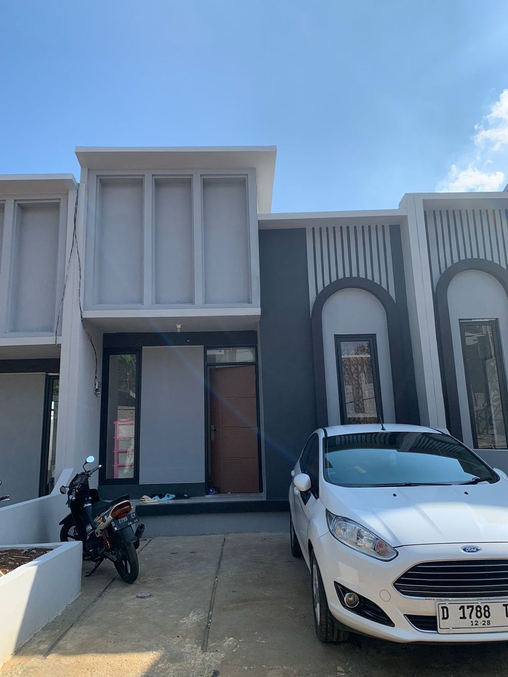foto tampak rumah tipe 30 1 Lantai Kontur 1m(317) perumahan G-Land Padalarang Valley